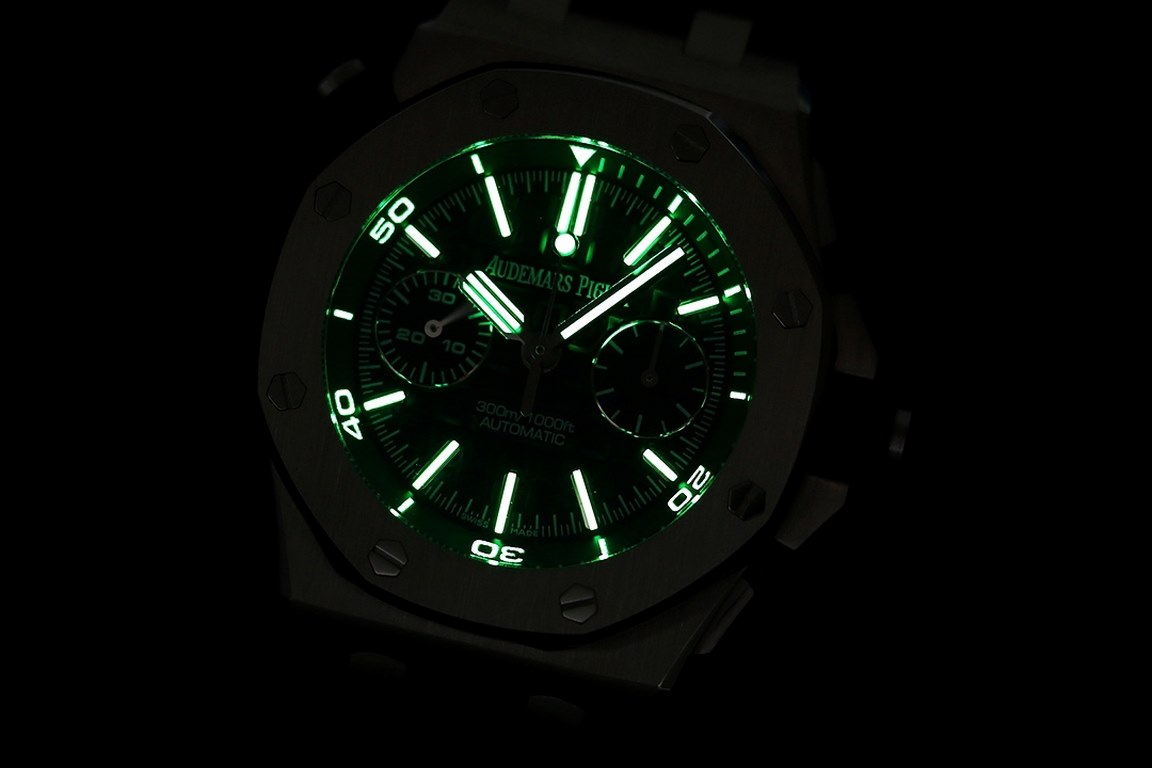 Uniform 1V2 version, live head grain, internal shadow can be bi-directional mobilization, non-market ordinary version,     Audemars Piguet Royal Oak Series FruitsModel 26703 Running second chronograph automatic mechanica