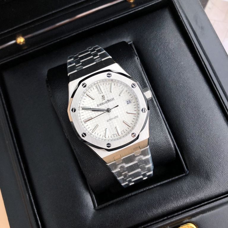 Wholesale Box Support Hong Kong, USA Direct MailWomen's Audemars Piguet Royal OakModel No. 77351.ST.ZZ.1261ST.01 - Shocking on-line Removing the excess parts of the movement deck to make it more skeletonized - the pinnac