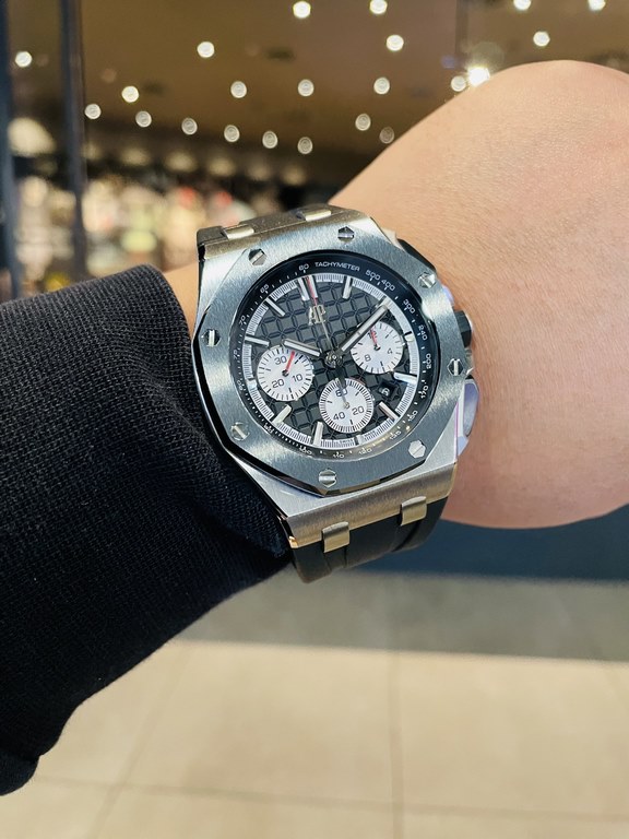 2022 latest models Audemars Piguet, ceramic bezel   version     Audemars Piguet Royal Oak Offshore Limited Edition Multifunctional Chronograph Mechanical Wristwatch Size 44MM17MM [bezel] bezel is the same as the original