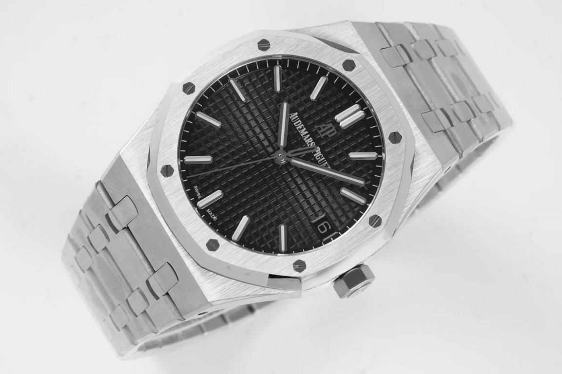 BF new Audemars Piguet Royal Oak 15500 - is the pinnacle of steel watches on the market, - interpretation of the strength of the reigning steel king! [6 great subtleties] 1.Genuine disassembled open mold, size 41X10.4 mm