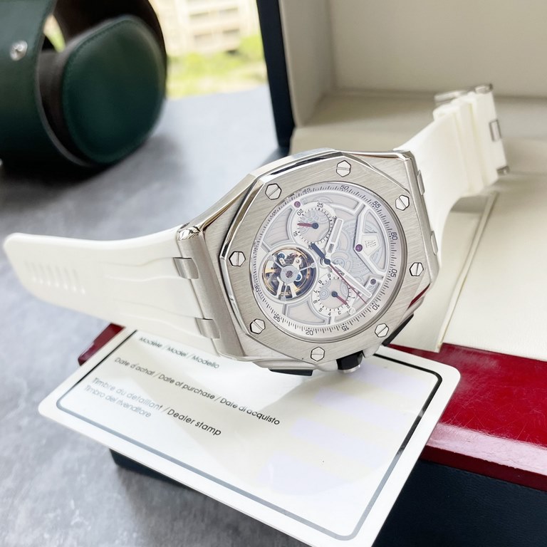 Explosive first   Audemars Piguet Audemars Piguet launched the new Royal Oak Offshore complication watch, limited edition of 100 pieces  , the new self-winding mechanical movement, Calibre 2967 movement according to the 