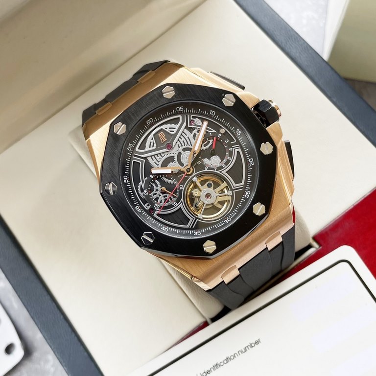 Explosive first   Audemars Piguet Audemars Piguet launched the new Royal Oak Offshore complication watch, limited edition of 100 pieces  , the new self-winding mechanical movement, Calibre 2967 movement according to the 