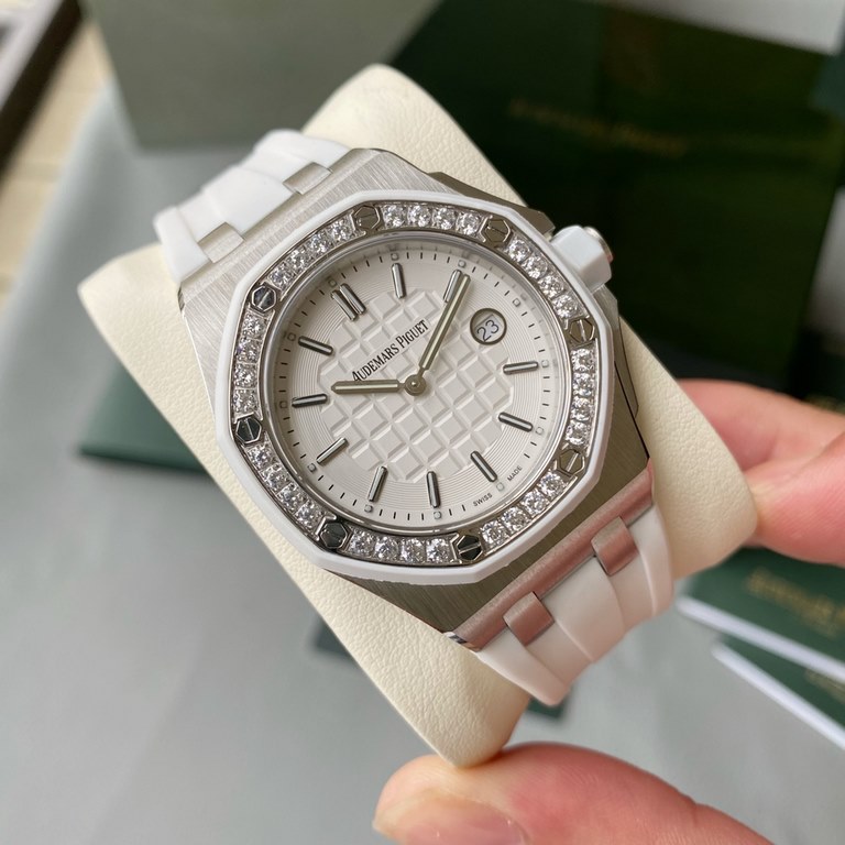 Fine Work Slowly Grinding - Exquisite Audemars Piguet A Royal Oak Offshore Shipping    37mm quartz women's watches, Swiss imported quartz movement , bezel set with Swarovski rhinestones  This Audemars Piguet is a women's