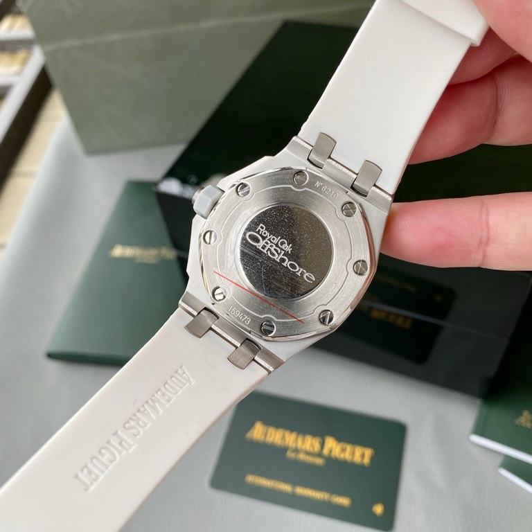 Fine Work Slowly Grinding - Exquisite Audemars Piguet A Royal Oak Offshore Shipping    37mm quartz women's watches, Swiss imported quartz movement , bezel set with Swarovski rhinestones  This Audemars Piguet is a women's