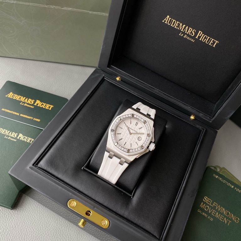 Fine Work Slowly Grinding - Exquisite Audemars Piguet A Royal Oak Offshore Shipping    37mm quartz women's watches, Swiss imported quartz movement , bezel set with Swarovski rhinestones  This Audemars Piguet is a women's