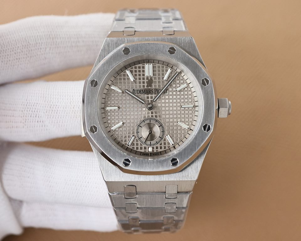 Audemars Piguet Royal Oak 1252 two and a half needle shock on the line, the achievement of the peak of the steel table - the interpretation of the strength of the reigning steel king! Genuine disassembled and molded, the