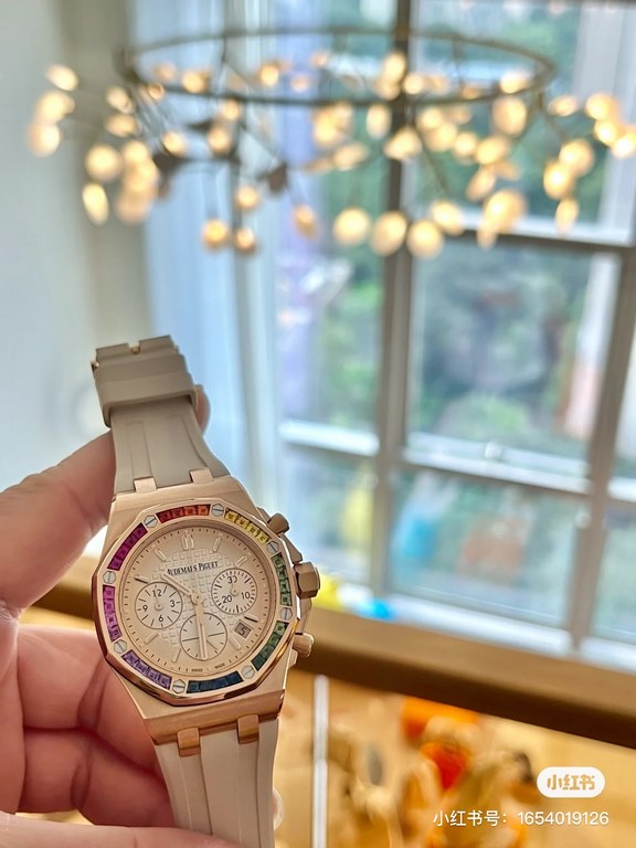 Same. A different kind of rainbow circle  Hot AP Audemars Piguet 37mm Royal Oak Offshore Chronograph Celebrity Rainbow Circle Limited Edition Ceiling PlateA sparkling combination of precious stones and a classic octagona