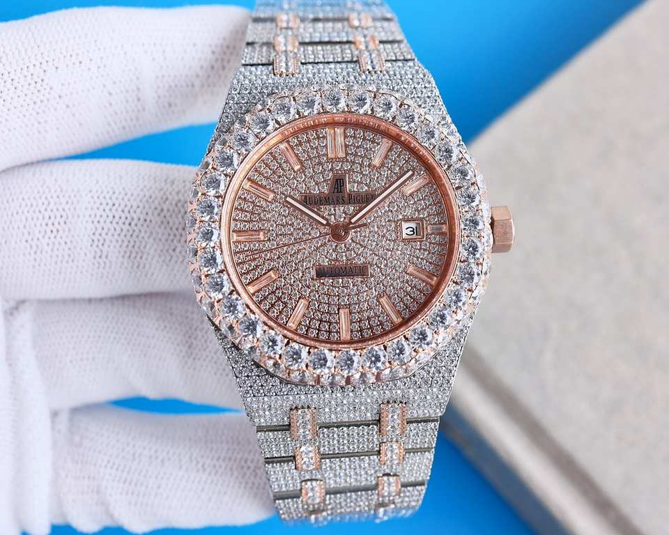 Large diamond-encrusted rimmed uniformAP Audemars Piguet A real man has to take Audemars Piguet Own AP, brand new bezel with large diamond-set bezel, using imported Citizen to change the 324 machine Automatic Mechanical 