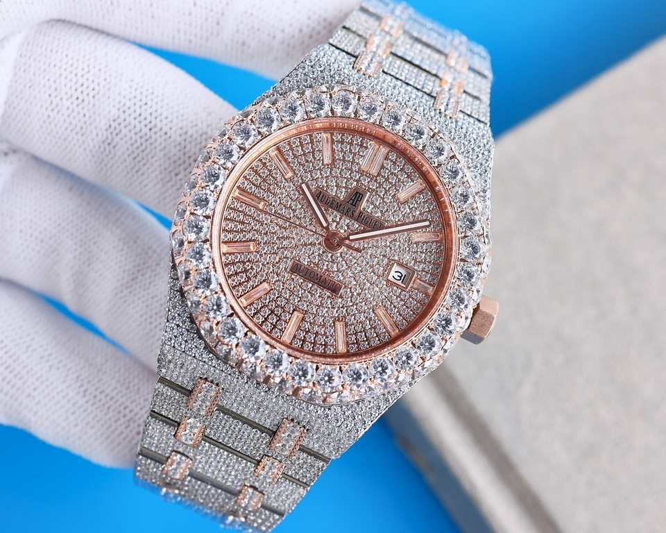 Large diamond-encrusted rimmed uniformAP Audemars Piguet A real man has to take Audemars Piguet Own AP, brand new bezel with large diamond-set bezel, using imported Citizen to change the 324 machine Automatic Mechanical 