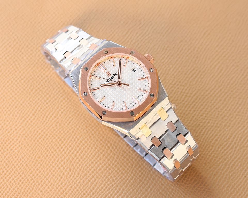 The latest women's AP Audemars Piguet Royal Oak 77350 77351 model mechanical watch! Diameter 34 mm. Self-winding Calibre 5800 movement with automatic oscillating weight in pink gold specially designed for this model (zer