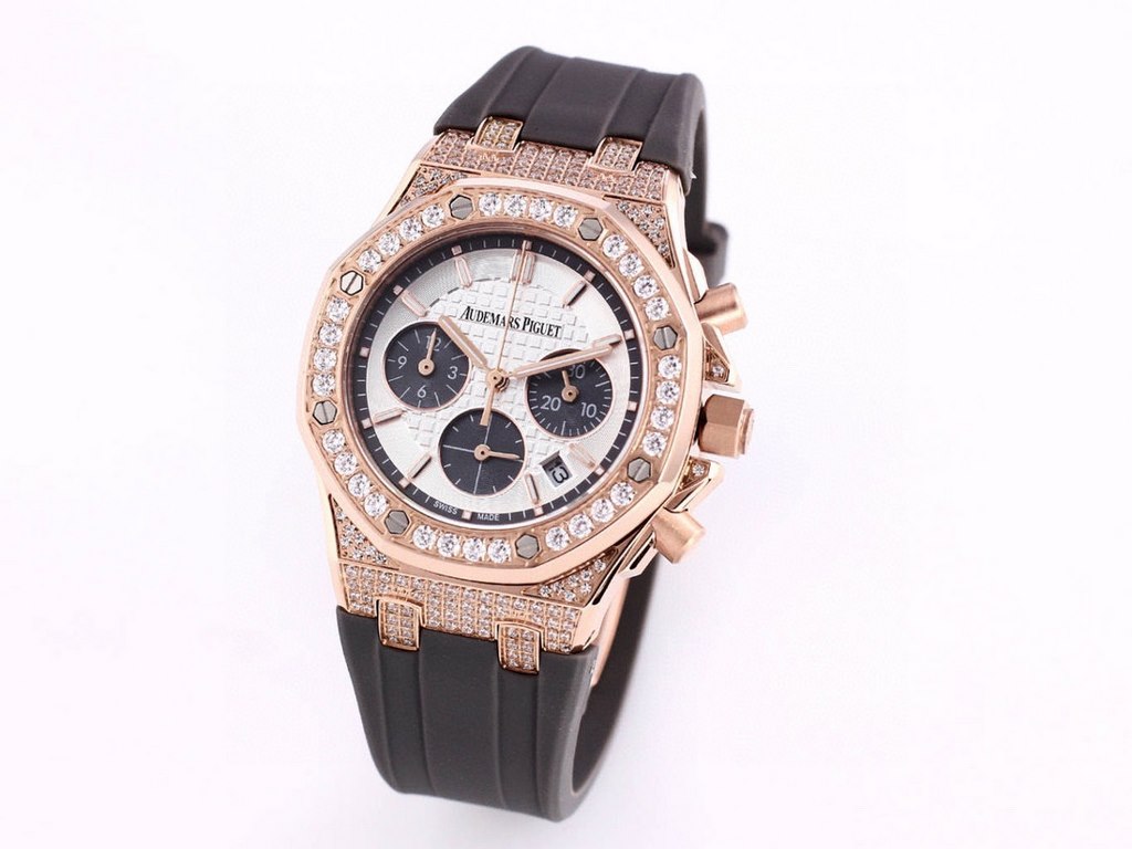 AP Women's! Royal Oak! Six-hand chronograph quartz movement! Sapphire scratch-resistant glass! Exquisite full diamond case cover! Imported rubber strap! New model on the market! The best of Audemars Piguet's women's clas