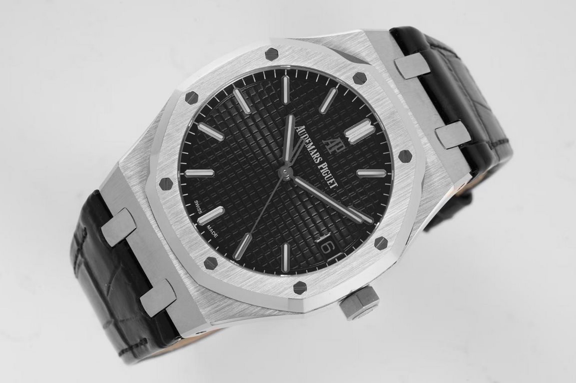 BF new Audemars Piguet Royal Oak 15500 - is the pinnacle of steel watches on the market, - interpretation of the strength of the reigning steel king! [6 great subtleties] 1.Genuine disassembled open mold, size 41X10.4 mm