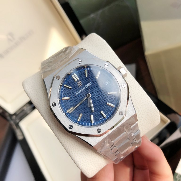 BF.Audemars Piguet Royal Oak 15500_Shocking online! The highest version on the market. Upgraded so inadequate places! All details are 100% synchronized with the counter. Remove the excess part of the movement deck, so th