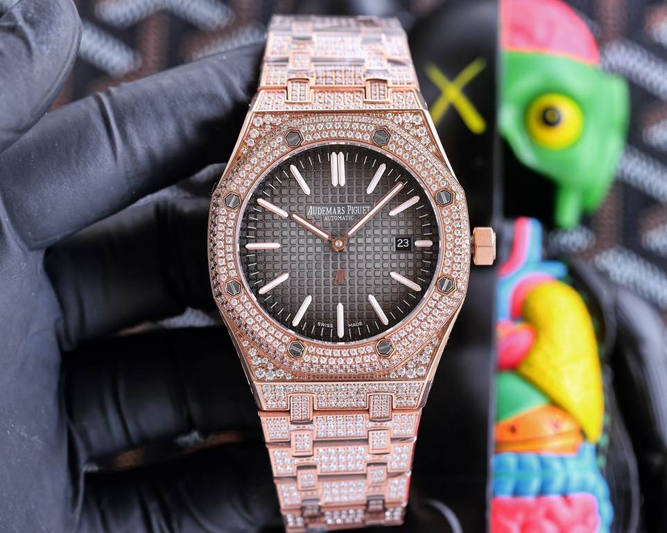 Audemars Piguet AP Royal Oak Series A sky full of diamonds watch arrives in small quantities Equipped with 316L imported stainless steel case steel belt Selected imported Austrian rhinestones Equipped with cal.3120 autom