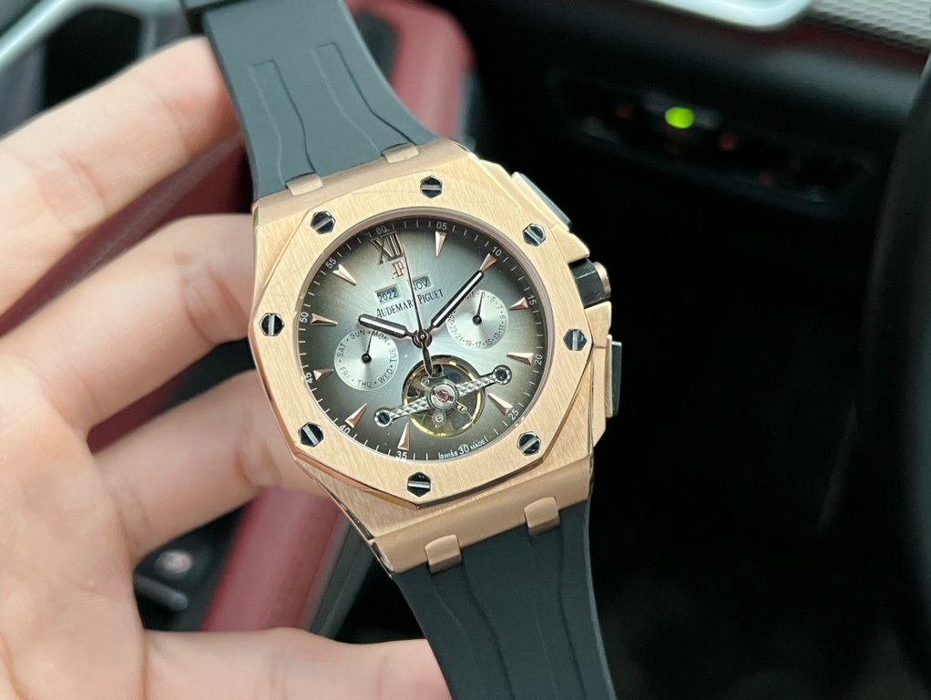 Same. Audemars Piguet - Audemars Piguet   Royal Oak Offshore Collection Anti-glare treatment mineral glass Size 42mm  14mm , waterproof tape with AP lettering original pin buckle Fully automatic mechanical movement , dia