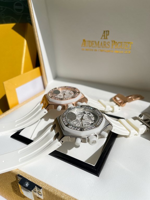 (A true high-end rarity)Audemars Piguet 26048SK Royal Oak Offshore Series 37mm quartz women's watches, Swiss imported quartz movement This Audemars Piguet is a women's model, but also adds a few points of softness, makin