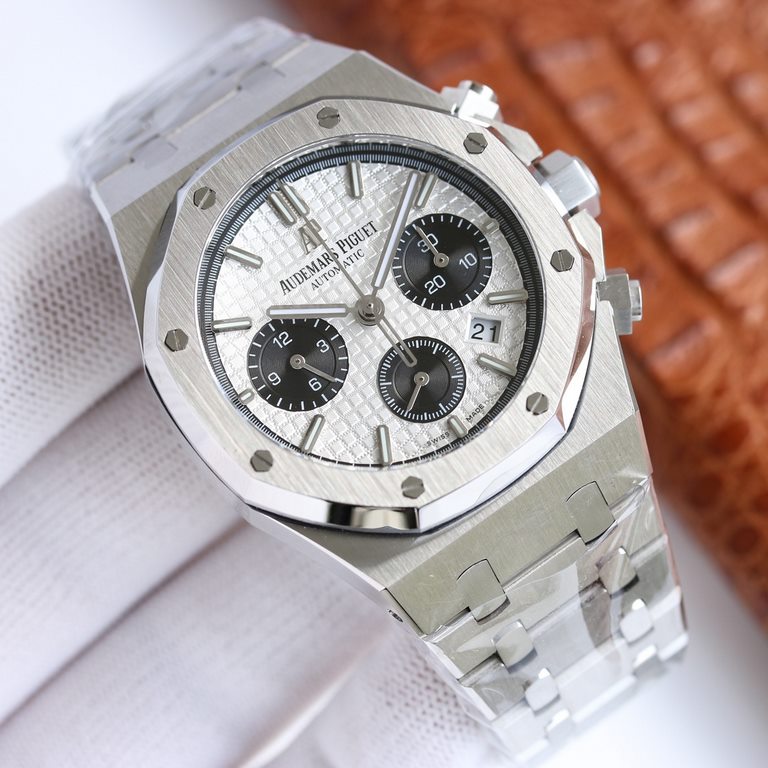 New AP  Audemars Piguet Royal Oak 26331OR chronograph, using the same as the genuine (6-letter position small seconds) 7750 chronograph movement, 316 steel case through the brushed and partially polished and polished tre