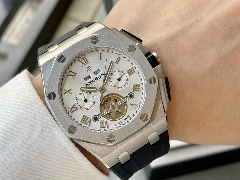 Same. Audemars Piguet - Audemars Piguet   Royal Oak Offshore Collection Anti-glare treatment mineral glass Size 42mm  14mm , waterproof tape with AP lettering original pin buckle Fully automatic mechanical movement , dia