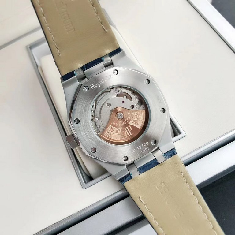 Luxury Diamond Bezel Hand-set2022 new upgraded diamond ring Audemars Piguet 15400 series watches, as the Royal Oak series of the most basic models, without any special features, only three hands and the date display, uno