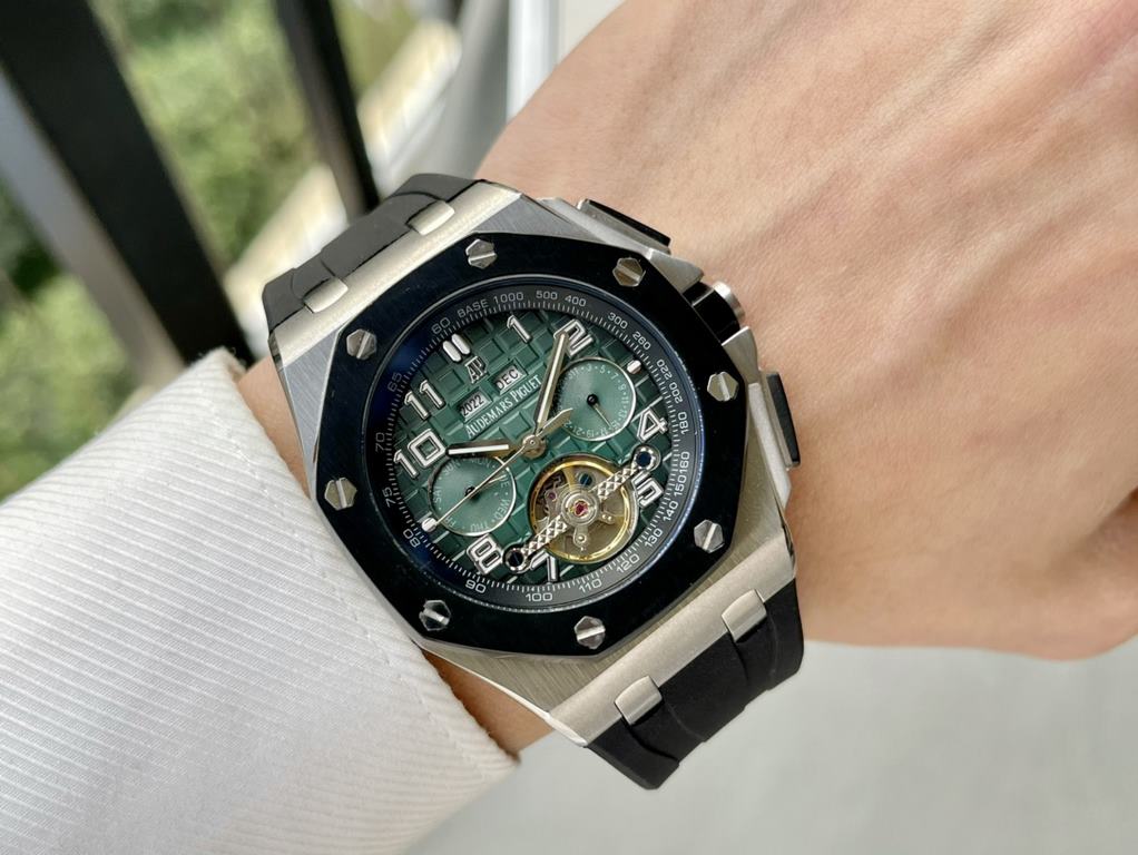 Same. Audemars Piguet - Audemars Piguet   Royal Oak Offshore Series Anti-glare treatment mineral glass Size 42mm  14mm , waterproof tape with AP lettering original pin buckle Fully automatic mechanical movement , strong 