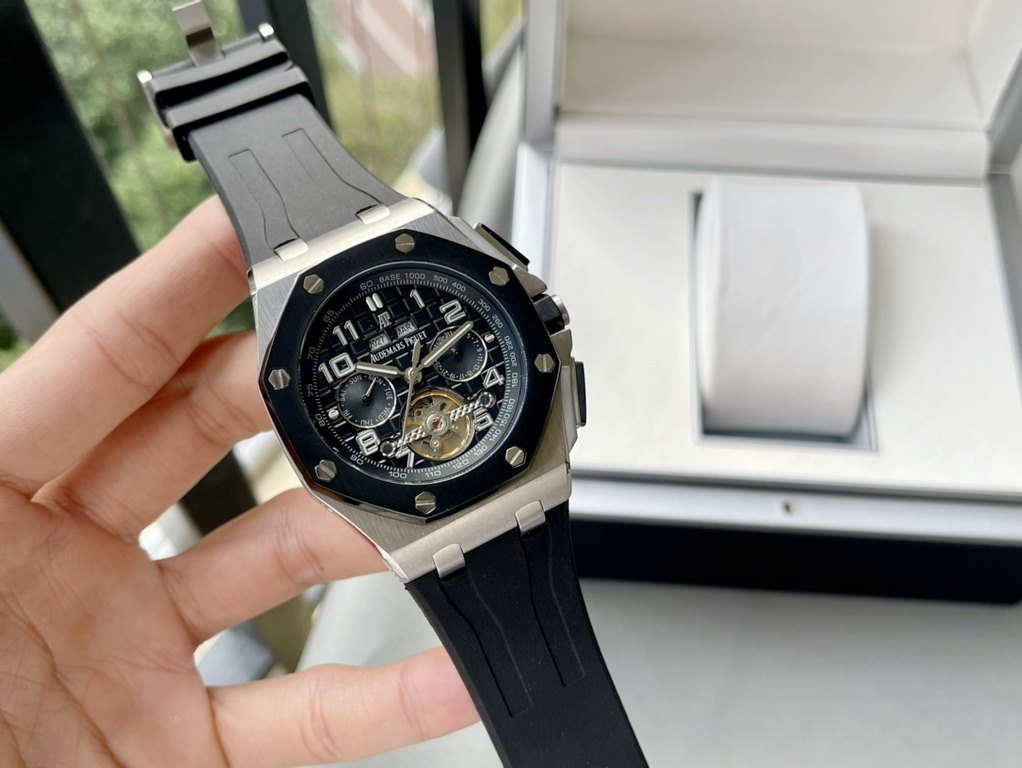 Same. Audemars Piguet - Audemars Piguet   Royal Oak Offshore Series Anti-glare treatment mineral glass Size 42mm  14mm , waterproof tape with AP lettering original pin buckle Fully automatic mechanical movement , strong 