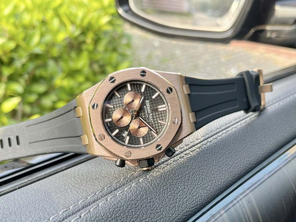 Audemars Piguet - Royal Oak Offshore   Anti-glare treated mineral glass Size 42mm14mm, waterproof tape with AP original pin buckle Equipped with replica original 3126 rotor Fully automatic mechanical movement octagonal s