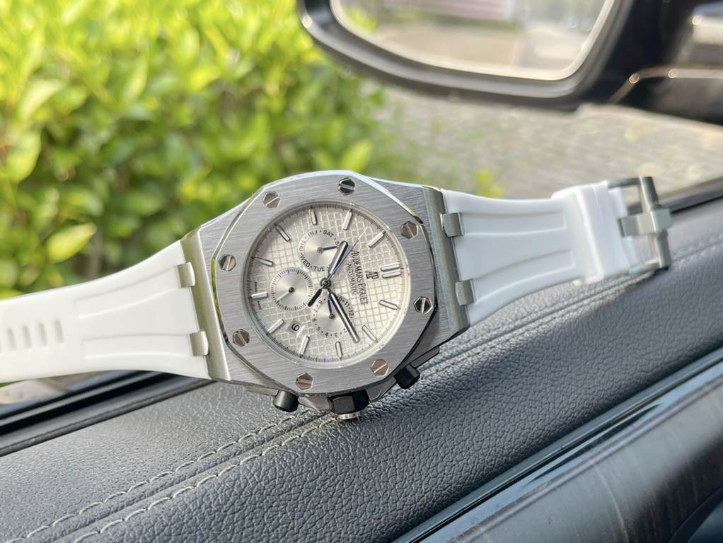 Audemars Piguet - Royal Oak Offshore   Anti-glare treated mineral glass Size 42mm14mm, waterproof tape with AP original pin buckle Equipped with replica original 3126 rotor Fully automatic mechanical movement octagonal s