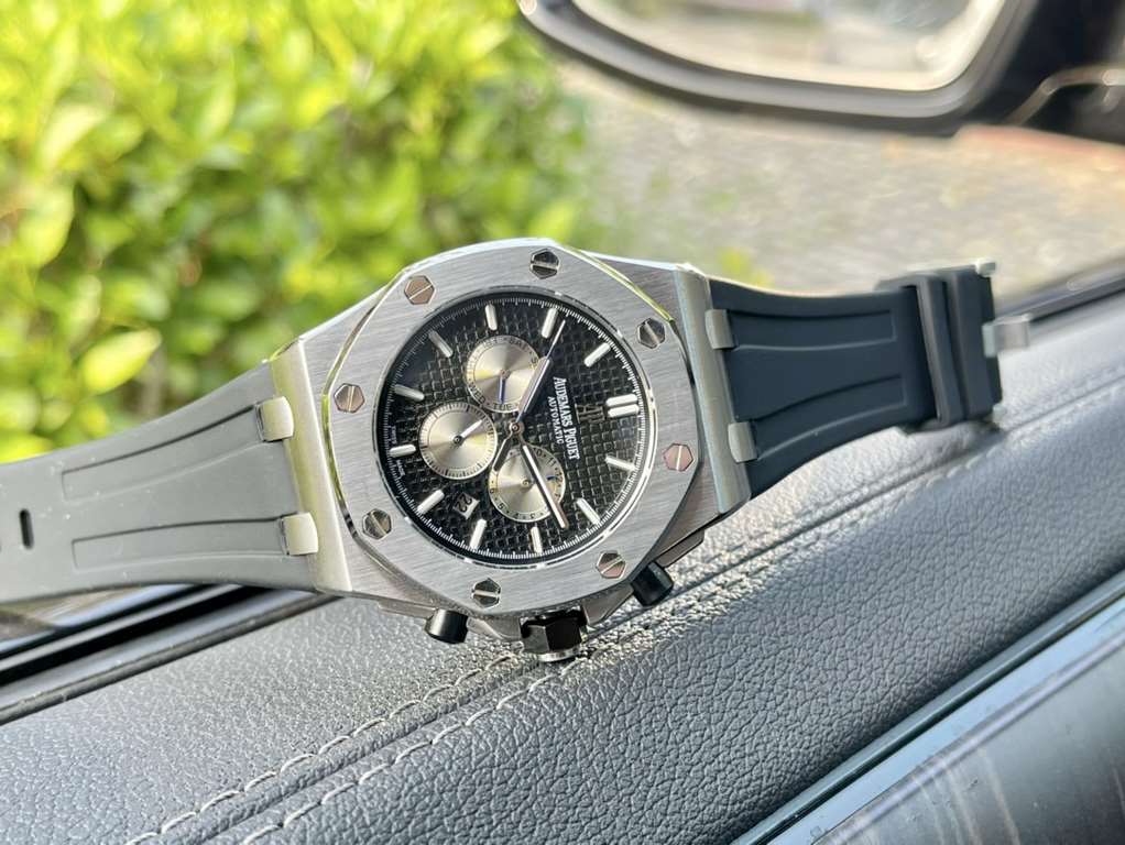 Audemars Piguet - Royal Oak Offshore   Anti-glare treated mineral glass Size 42mm14mm, waterproof tape with AP original pin buckle Equipped with replica original 3126 rotor Fully automatic mechanical movement octagonal s