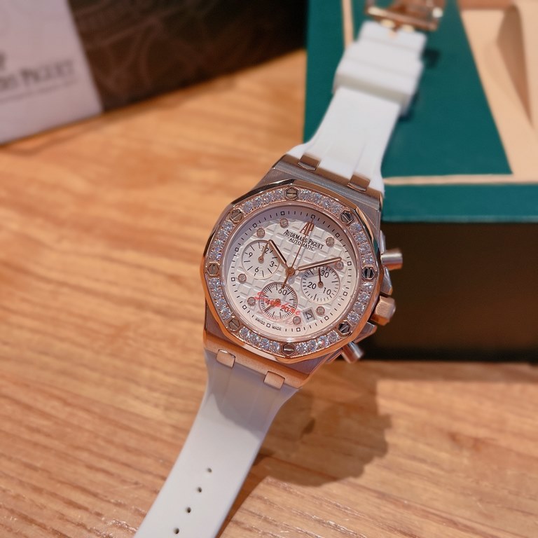 Netflix explosive models AP Audemars Piguet Royal Oak series Beauty almost manually one! Stainless steel case with diamond-set octagonal diamond case edge design Imported Japanese multi kinetic quartz movement Stable wit