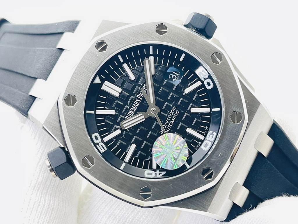 JF Factory2021 V10 version of JF's standard-bearer. The Royal Oak Offshore 15703 Super V10 is back! Super V10 Upgrade Features1   inside the shadow luminous font along the edge of the authentic consistent with a circle o