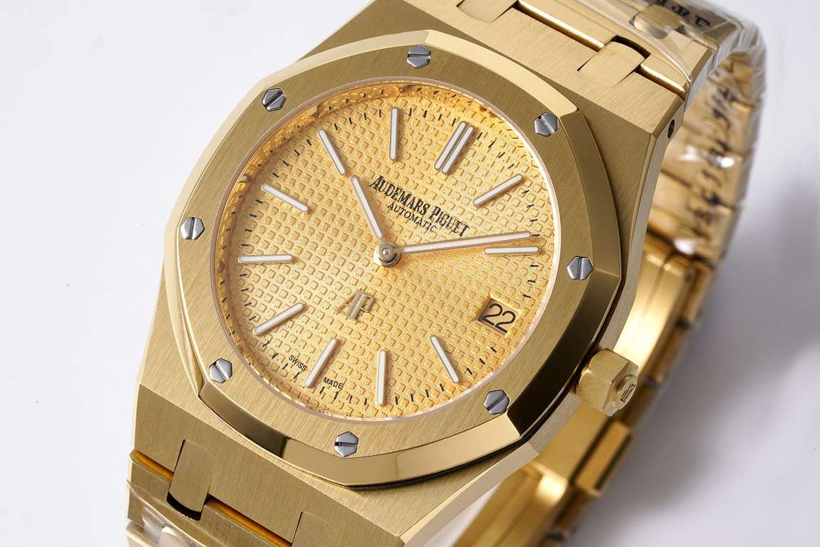 BF gives back to new and old customers by creating the most cost-effective AP Steel King - Audemars Piguet Royal Oak 15202 Collection39 mm diameter stainless steel case with dial engraved with Petite Tapisserie decorativ