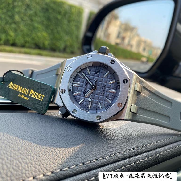 Audemars Piguet Royal Oak Offshore 15703 series, finally the octagonal bezel unique to A.P expresses the angular lines, equipped with the original consistent Cal.3120 movement, stable performance, dial size 42mm, 300 met