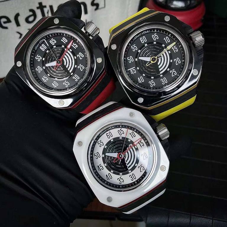 Original Gorilla original mechanical wristwatch (Chinese 大猩猩手表) gorilla is by AP Audemars Piguet brand company design director Octavio. Garcia R 