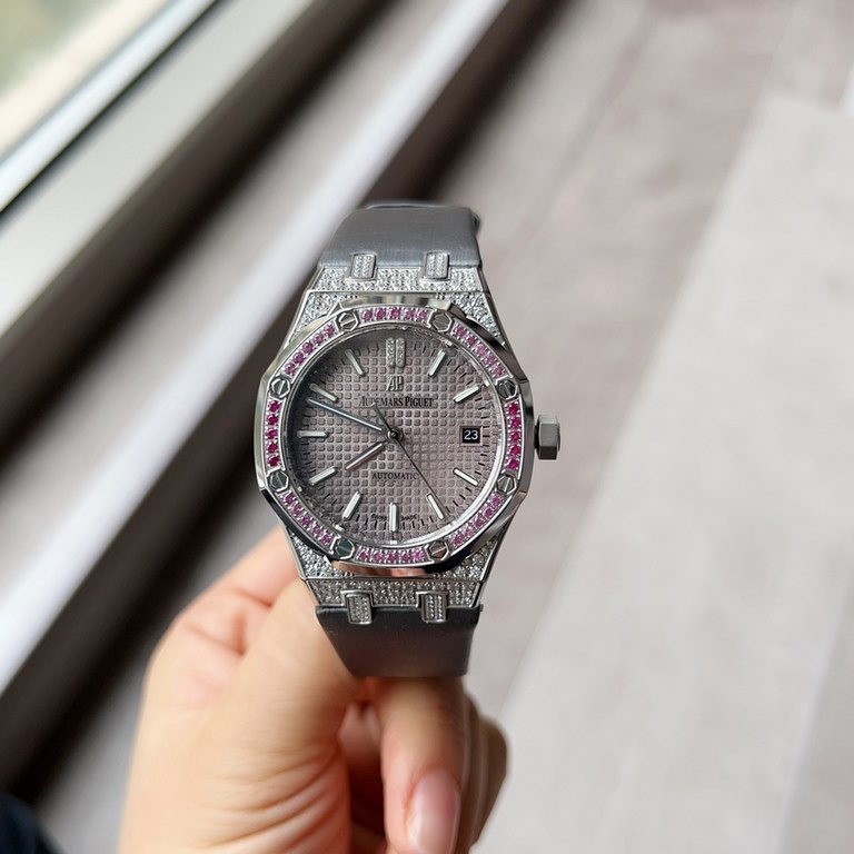 AP's newest model is available now!Audemars Piguet Royal Oak Women's Watch Global Limited Edition 15452 Unavailable and super rare, diamond-set gradient rainbow ring unbeatable value 37mm diameter Equipped with Audemars 