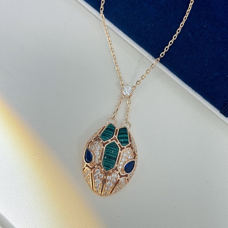 C557  Bv Home Spirit Snake Series Turquoise Blue Eyes Snake Head Necklace Bully Classic Versatile Made of Imported s925 Sterling Silver Rose Gold Electroplated Thick Gold Sterling Silver Necklace 165.