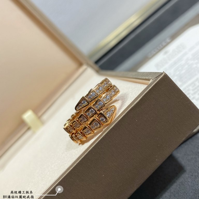 V gold material Size 5678. bvlgari premium full diamonds three circle snake ring   true fragrance collection... The real thing is simple and generous The price is beautiful The workmanship is exquisite The use of memory 