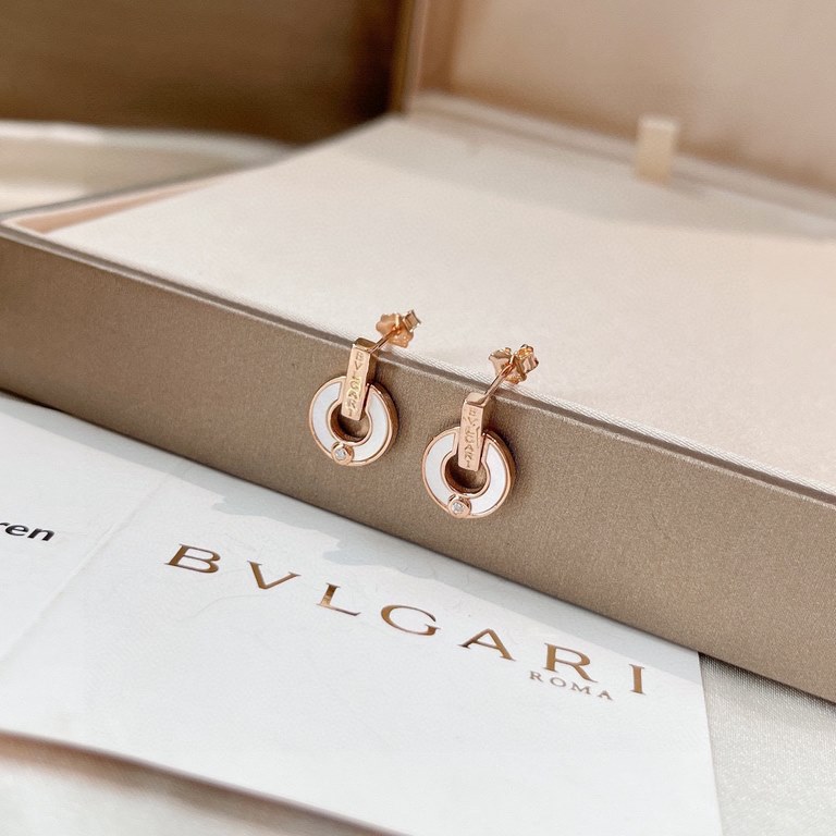 Bvlgari Bvlgari newest discs letters earrings imported s925 sterling silver material vacuum plating 18k rose gold and natural white shell malachite green stone inlay synthesis fine craftsmanship fine carving exclusive de