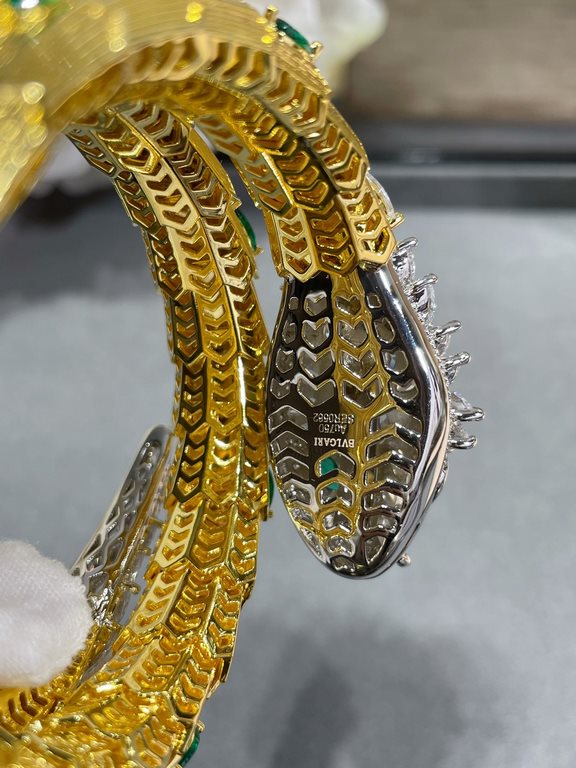 (Actual Price) Bvlgari Triple Princess Snake Bracelet made of gold, fashionable high-grade boutique Bvlgari Snake Bracelet, luxury snake upgraded  BVLGARI explosive   imported technology  high carbon diamonds, the inner 