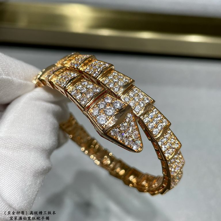 (actual price) in matt gold . PREMIUM FINISHED EDITION BVLGARI Bvlgari Wide Full Diamond Snake Bracelet   The delicate and alluring lines of the design are adorned with brilliant diamonds   so that dominance can also be 