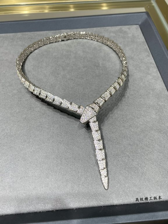 (Actual price) Made of sub-gold , non-refundable and non-exchangeable   BVLGARI - Bvlgari Haute Couture Edition Wide Snake Necklace This one is basically unknown nowadays! Bvlgari's masterpiece! The quality of workmanshi