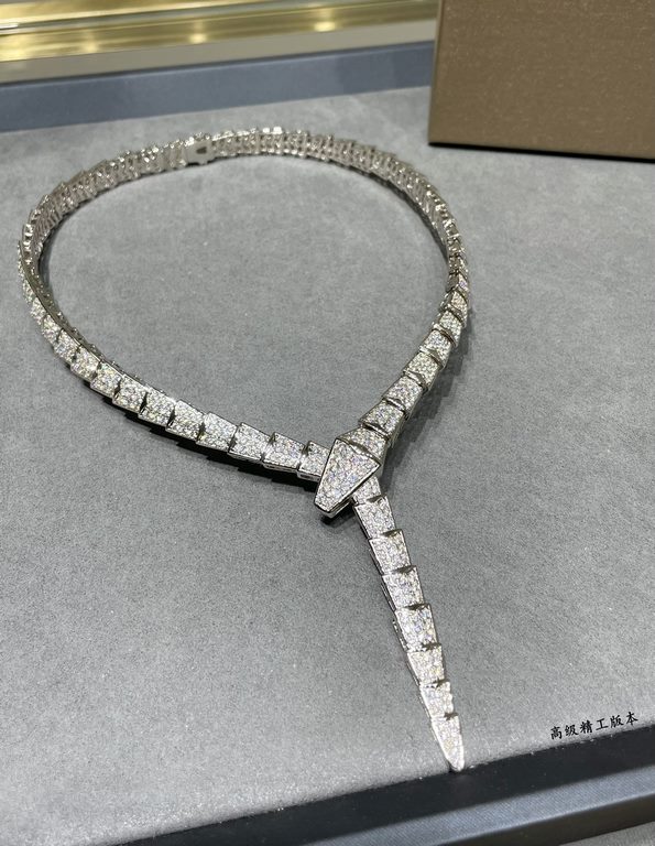 (Actual price) Made of sub-gold , non-refundable and non-exchangeable   BVLGARI - Bvlgari Haute Couture Edition Wide Snake Necklace This one is basically unknown nowadays! Bvlgari's masterpiece! The quality of workmanshi