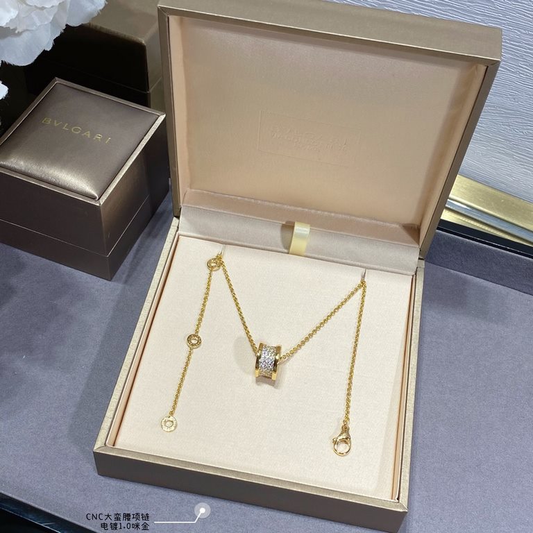 V Gold Material. CNC authentic open version, fine engraving and plated with micronized gold, Bvlgari Seiko CNC large savage waist necklace, high version of the shipment     perfect replica of the authentic To the rhythm 