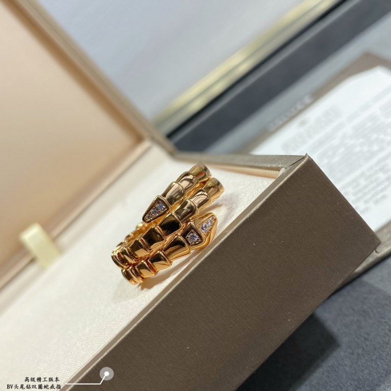 V gold material Size 5678. bvlgari premium head and tail diamonds three circle snake ring   true fragrance collection... The real thing is simple and generous More beautiful than the price of full diamonds Exquisite work