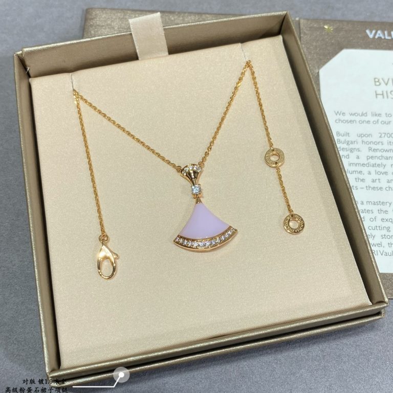 V gold material Tanabata limited edition (white diamonds) Bvlgari high-grade pink eggstone fan-shaped skirt necklace original engraved beautiful   diva series   one to one customized hot small skirt fan   luxury beautifu