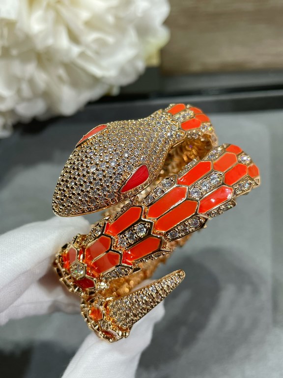 (Actual Price) Bvlgari Orange Snake Bracelet in Sub-Gold Fashion High-end Bvlgari Snake Bracelet Luxury Snake upgraded version  BVLGARI Fire   imported technology  high carbon diamonds, the inner circle is perfect Skelet