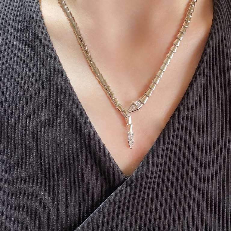 V gold High-quality crafted version Bvlgari Head and Tail Diamond Snake Necklace, True Fragrance Collection... Simple and elegant in person, beautifully priced and exquisitely crafted.