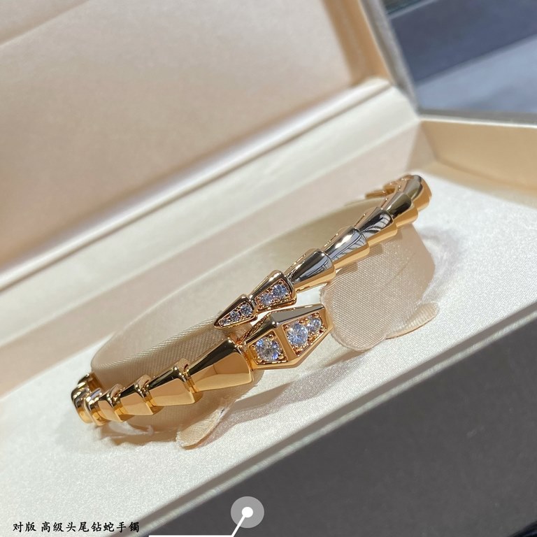 In V gold Pair of versions. Bvlgari Premium Head and Tail Diamond Snake Bracelet True Fragrance Collection... Simple and generous in person, more beautiful than the price of a full diamond, exquisitely crafted, with a me