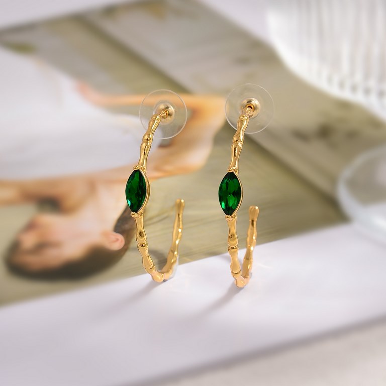 BOTTEGA VENENTA New BV Earrings The distinctive design and individuality of these earrings will change your impression of traditional earrings and make them glamorous.