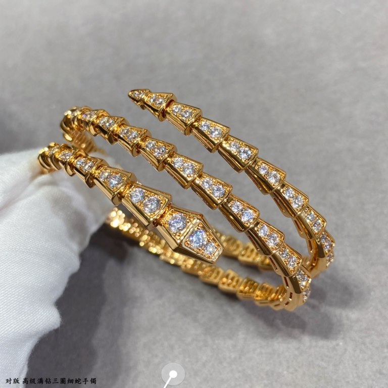 V gold material Bvlgari pair version of three circles full of diamonds thin snake bracelet, electroplated 1.0 micron gold layer, non-allergenic, classic models recommended.