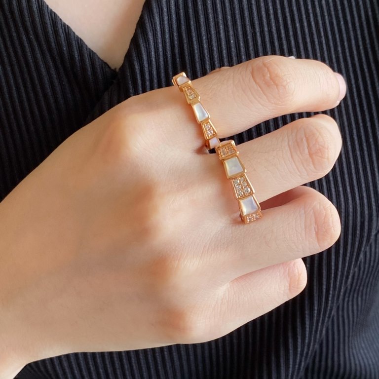 V Gold Material Size 5678 BVLGARI Classic Reproduction Bulgari Narrow Premium Mother-of-pearl Snake Ring   The delicate and enchanting lines of the design are adorned with brilliant diamonds   so that dominance can also 